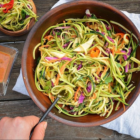 spicy asian peanut zoodles