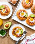 A delicious egg scene I photographed for @incredibleegg a few years ago. Bagels make the perfect vessel for protein rich eggs, sliced ham or prosciutto and healthy fat from avocado.